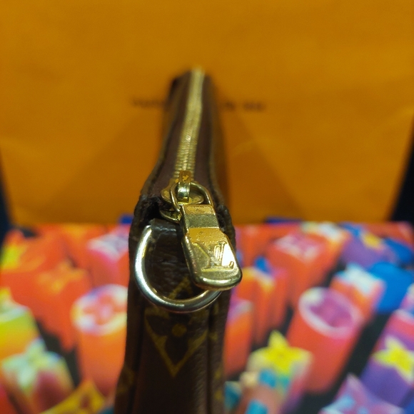 Bucket Monogram Pochette Louis Vuitton w/New Crossbody Coach Chain - Picture 13 of 15